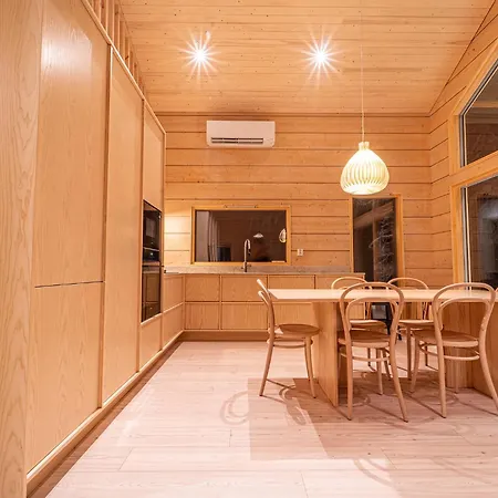 בית נופש Lakeside *